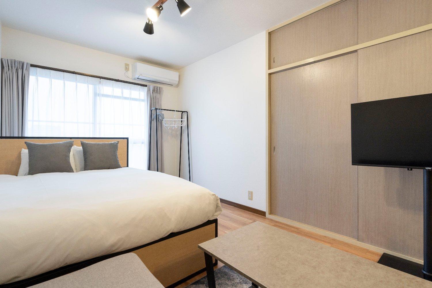 Megadome West Apartemen
